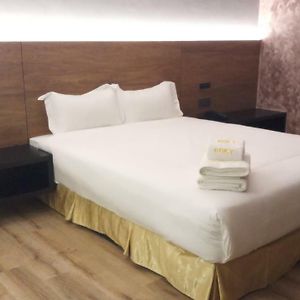 Deluxe Double Room No Window